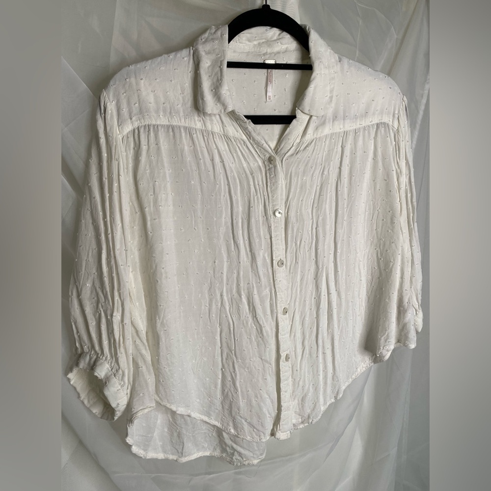 Free People Size XS Swiss Dot Textured White Button Down Front Tie Top